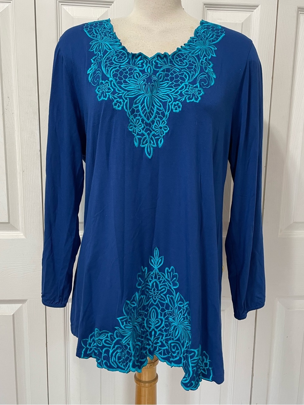 Phool Embroidered Blue Long-Sleeve Women's Tunic with Teal Accents